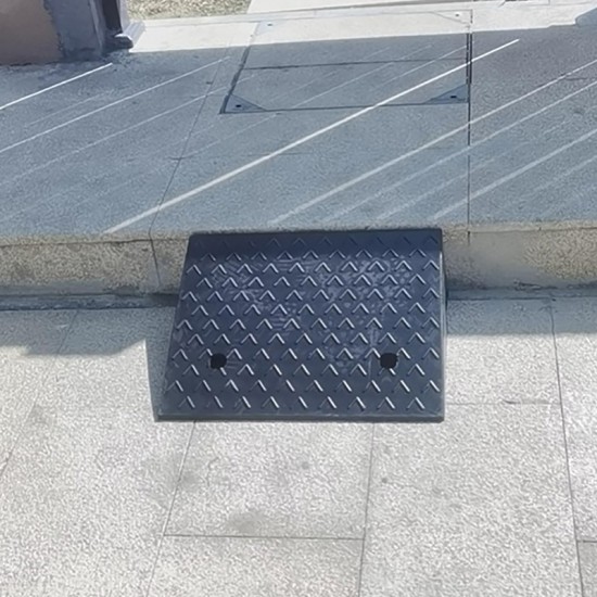 BORMANN Pro BPP2499 Ράμπα Parking Πεζοδρομίου M48xΠ32xΥ13cm , Λαστιχένια , Μαύρη, 20TONS (071402)