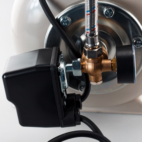 NAKAYAMA Pro NP2105 Πιεστικό Συγκρότημα Με Δοχείο 19Lt Αντλία Inox 800W (034674)